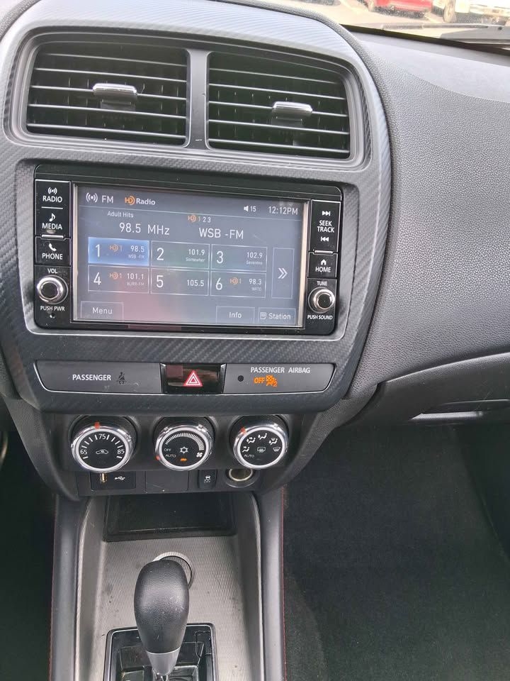 Mitsubishi Outlander Sport  2019