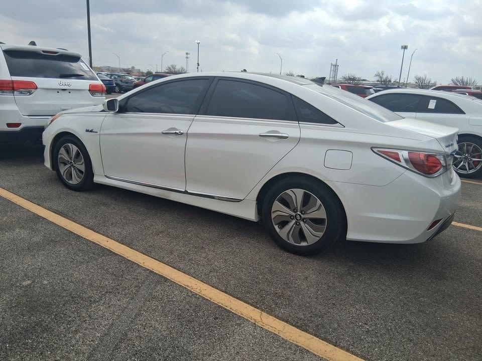 Hyundai Sonata Hybrid  2014