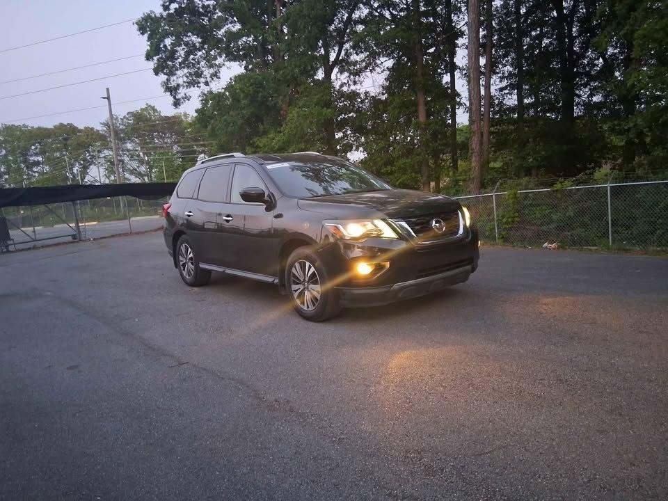 Nissan Pathfinder SV 2017