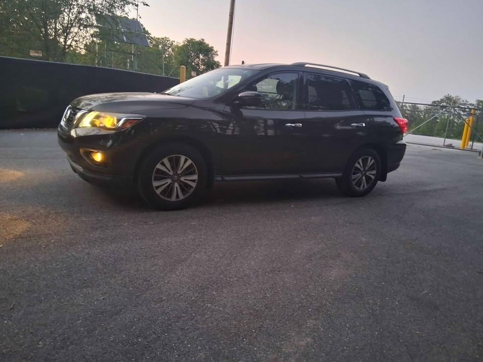 Nissan Pathfinder SV 2017
