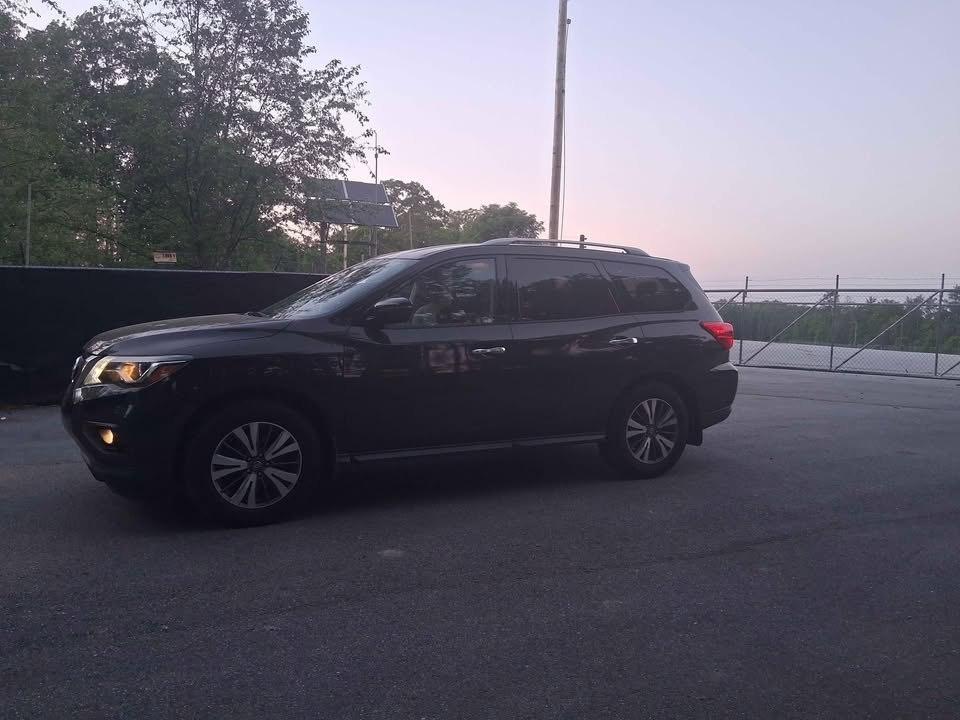 Nissan Pathfinder SV 2017