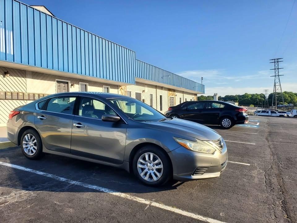 2016 Nissan Altima 2.5 S's photo
