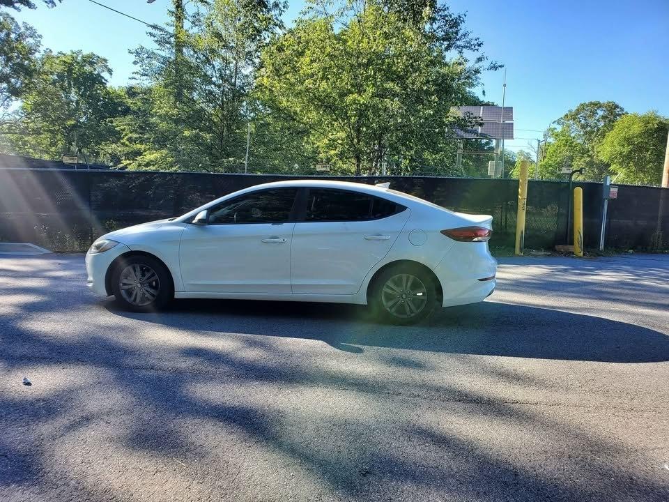 2017 Hyundai Elantra 2.0 SE A/T PZEV's photo