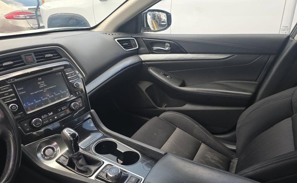 Nissan Maxima  2017