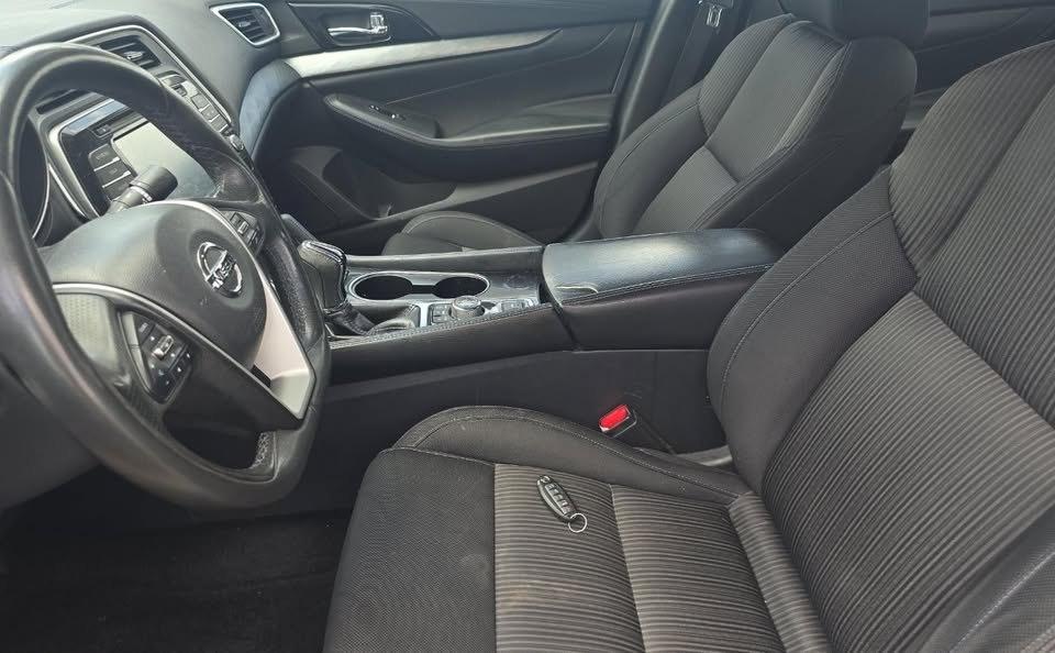 Nissan Maxima  2017