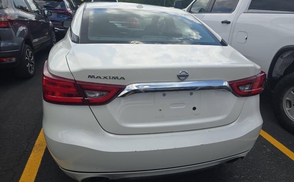 Nissan Maxima  2017