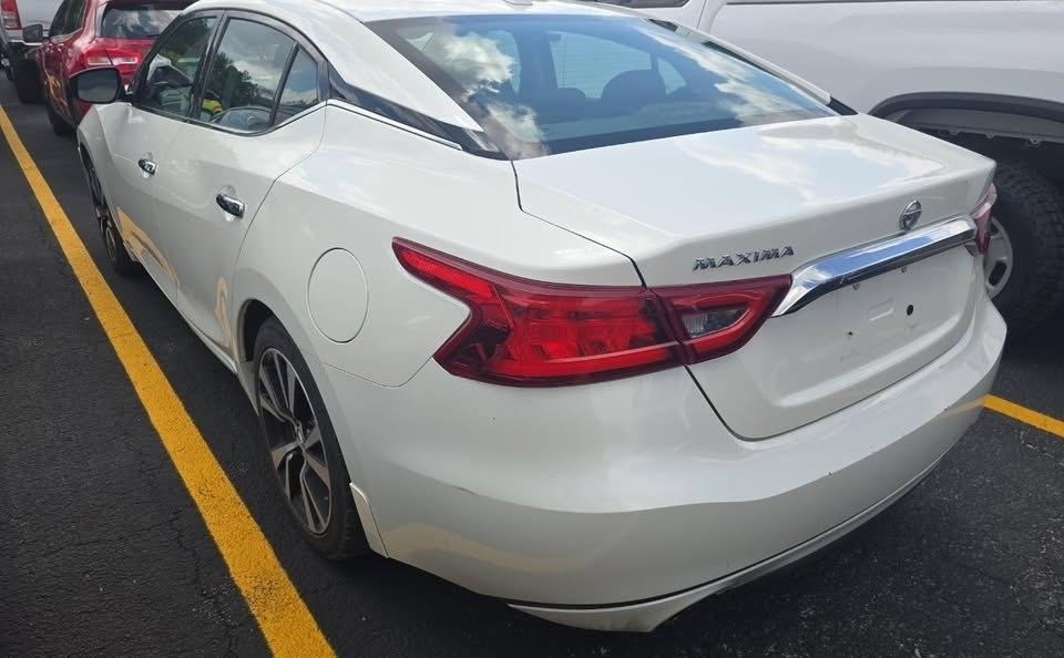 Nissan Maxima  2017