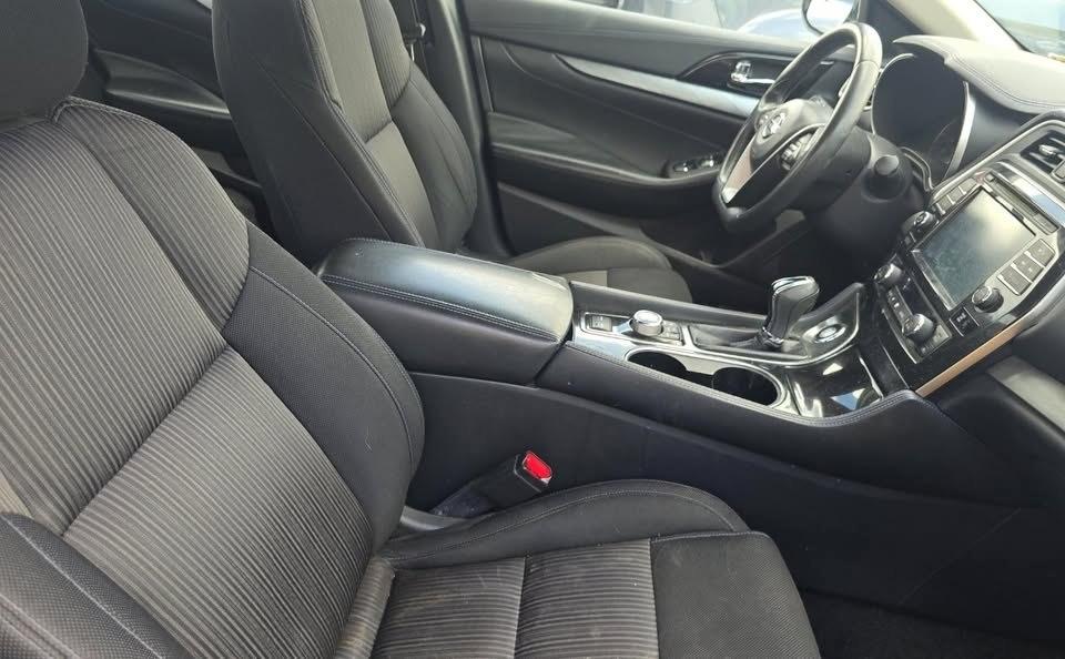 Nissan Maxima  2017