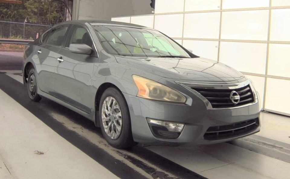 Nissan Altima  2015