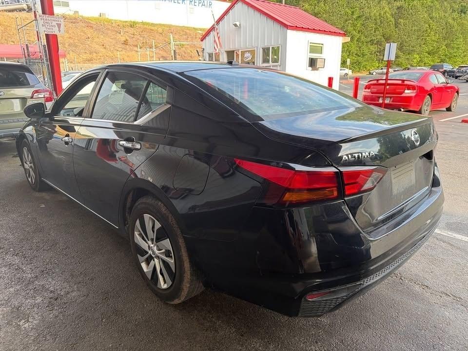 Nissan Altima  2020