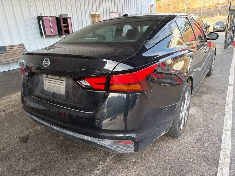 Nissan Altima  2020