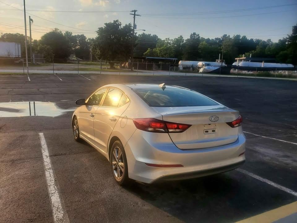 Hyundai Elantra SEL 2018