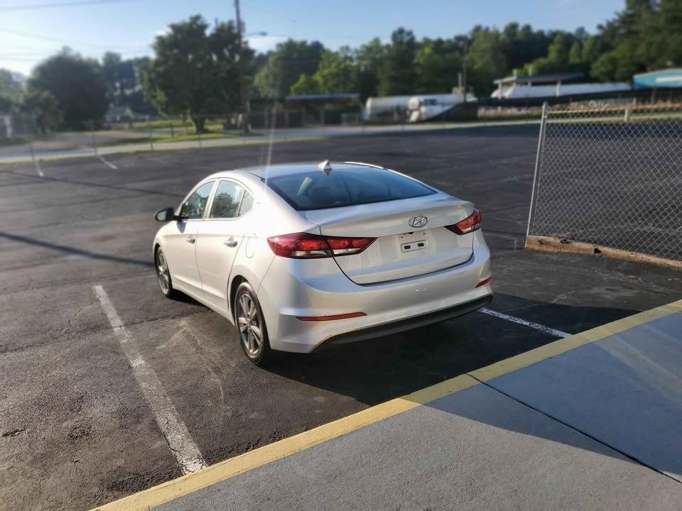 Hyundai Elantra SEL 2018