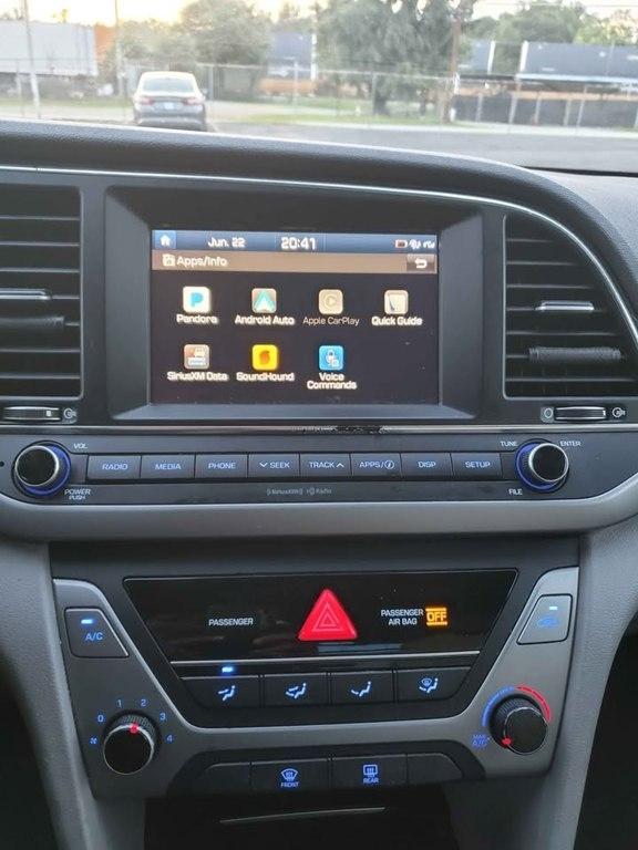 Hyundai Elantra SEL 2018