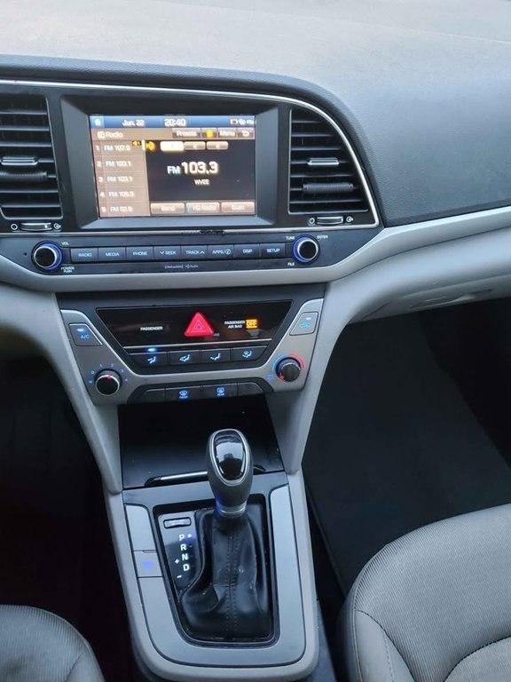Hyundai Elantra SEL 2018