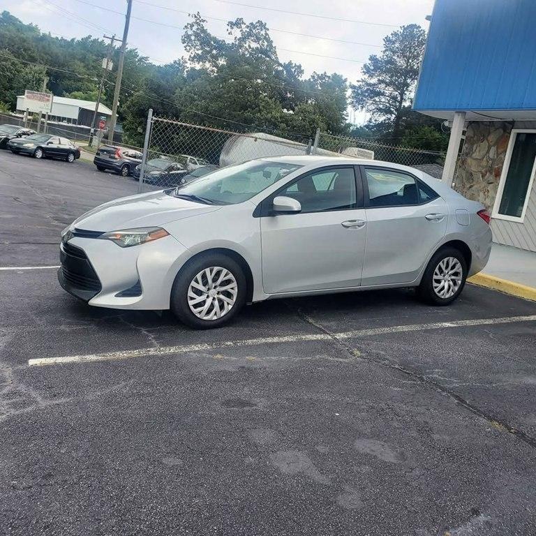 2019 Toyota Corolla LE - Photo 3