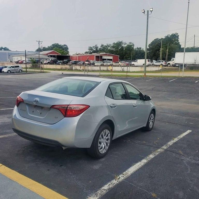 2019 Toyota Corolla LE - Photo 12