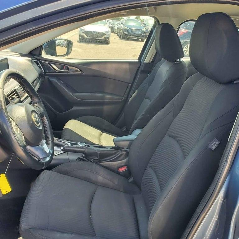 Mazda MAZDA3  2015
