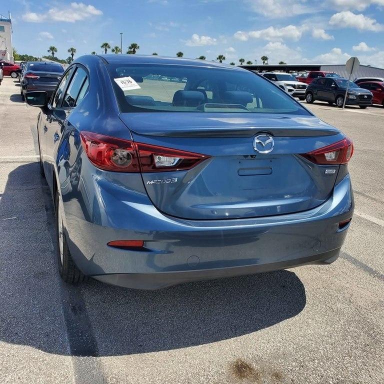 Mazda MAZDA3  2015