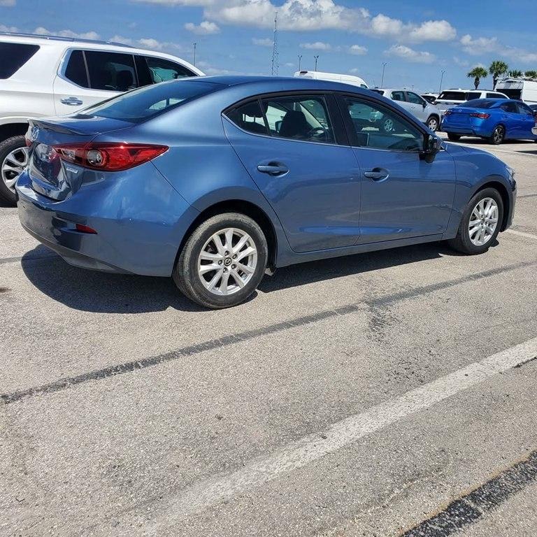 Mazda MAZDA3  2015