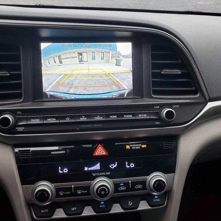 Hyundai Elantra  2020