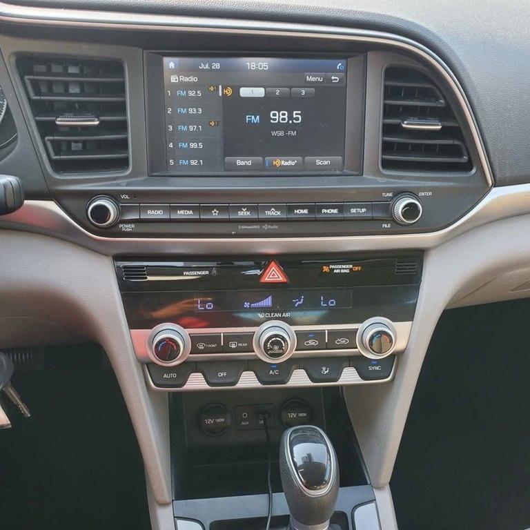 2020 Hyundai Elantra SEL - Photo 8