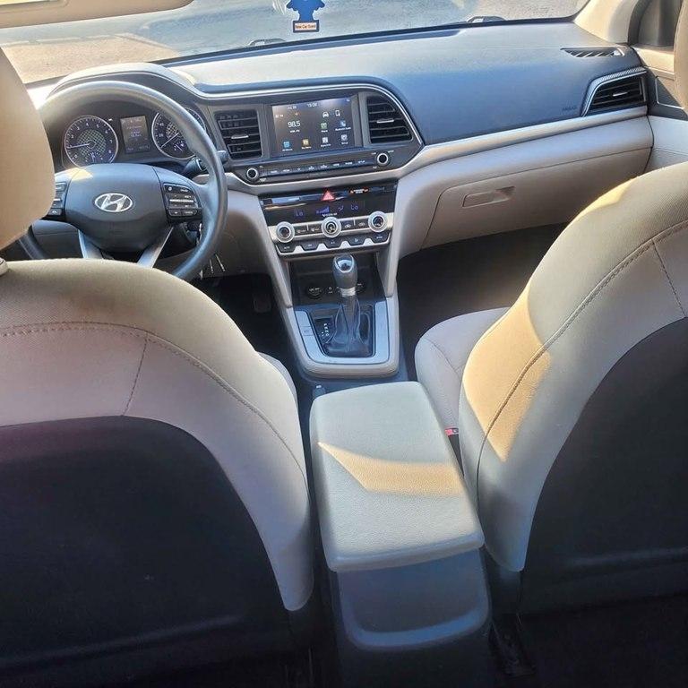 2020 Hyundai Elantra SEL - Photo 17