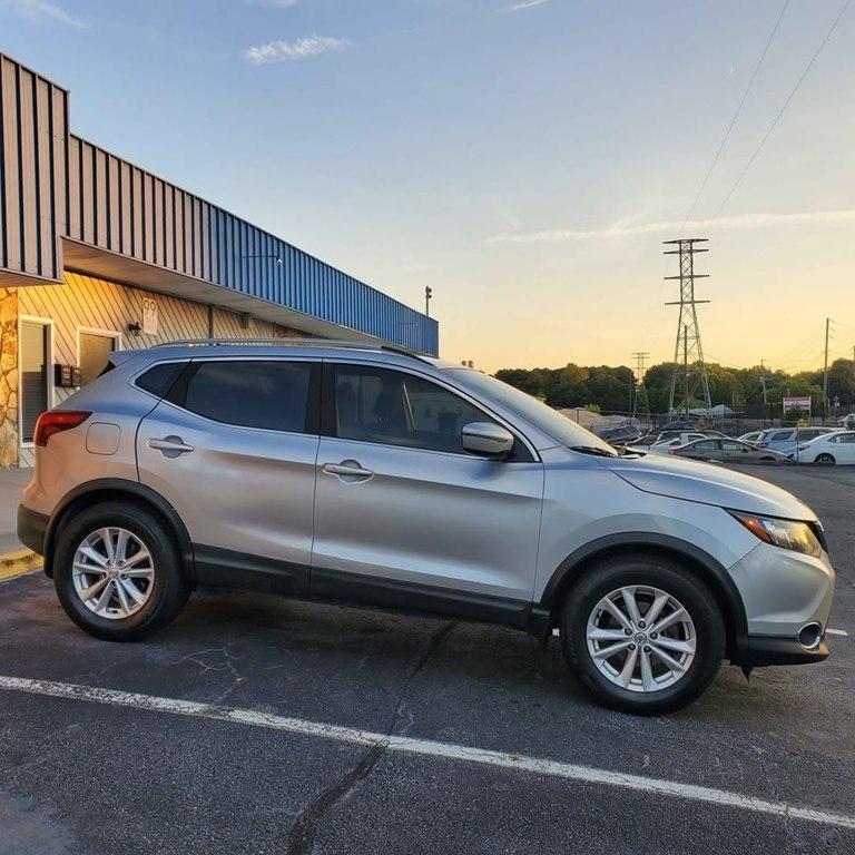 Silver 2017 Nissan Rogue Sport SUV / Crossover Front-Wheel Drive Continuously Variable Transmission