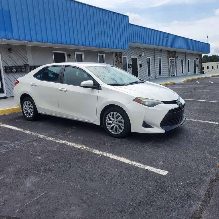  2017 Toyota Corolla LE   