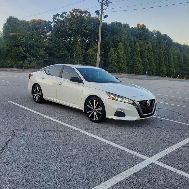 White 2020 Nissan Altima Sedan Front-Wheel Drive Automatic
