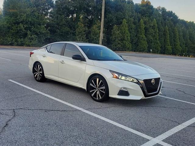White 2020 Nissan Altima Sedan Front-Wheel Drive Automatic
