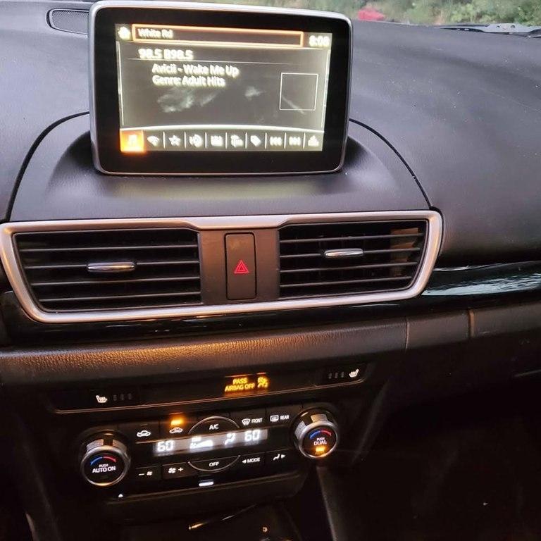 Mazda MAZDA3  2016