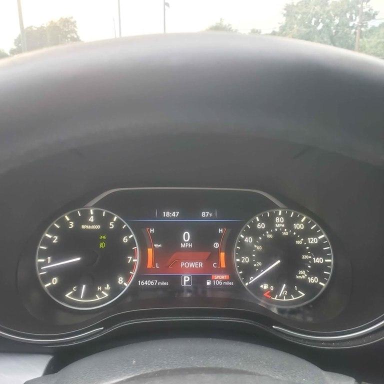 Nissan Maxima photo 2