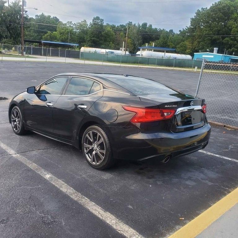 Nissan Maxima photo 9