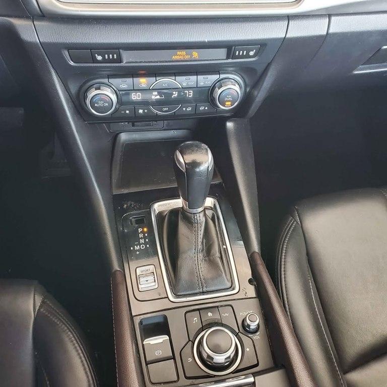 Mazda MAZDA3  2018