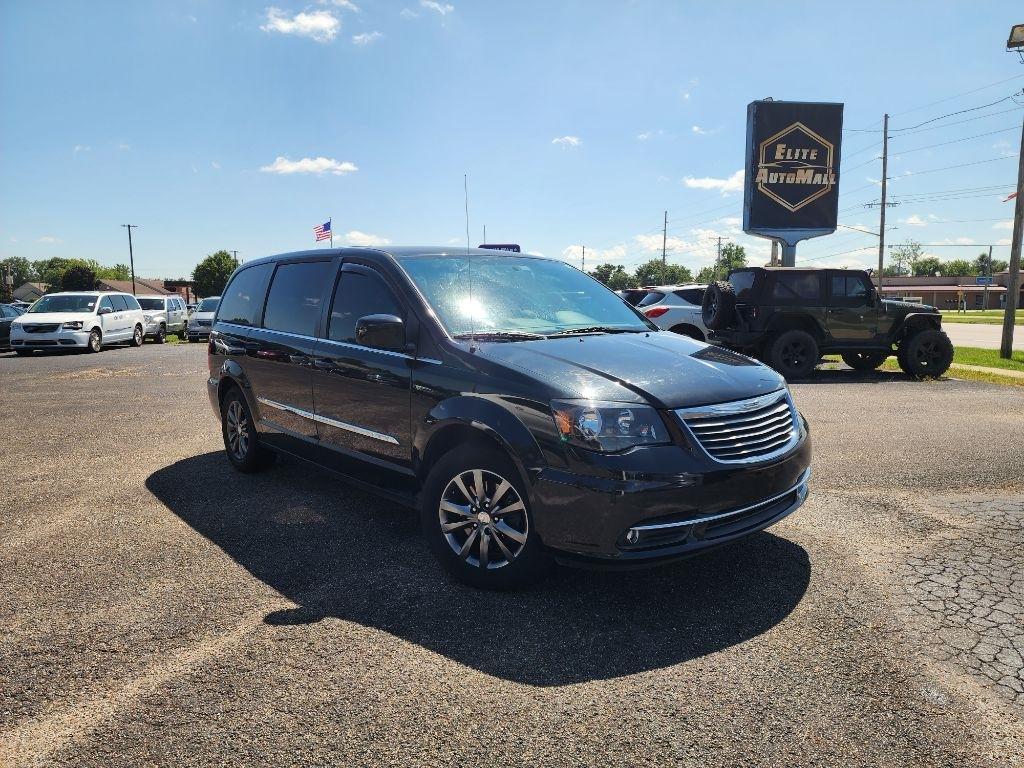 2015 Chrysler Town & Country S
