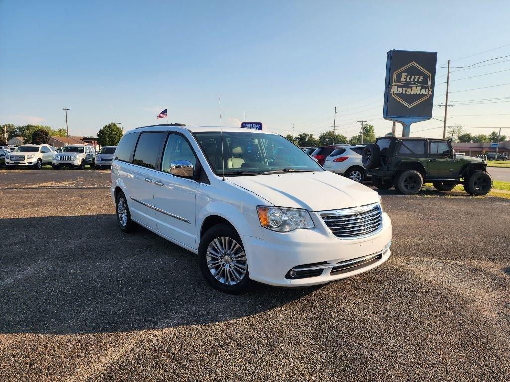 2016 Chrysler Town & Country Touring-L