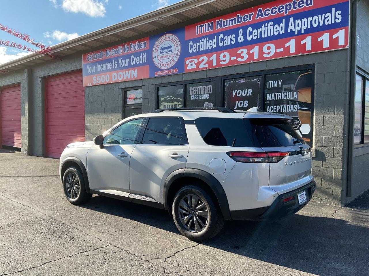 Nissan Pathfinder SV 2023