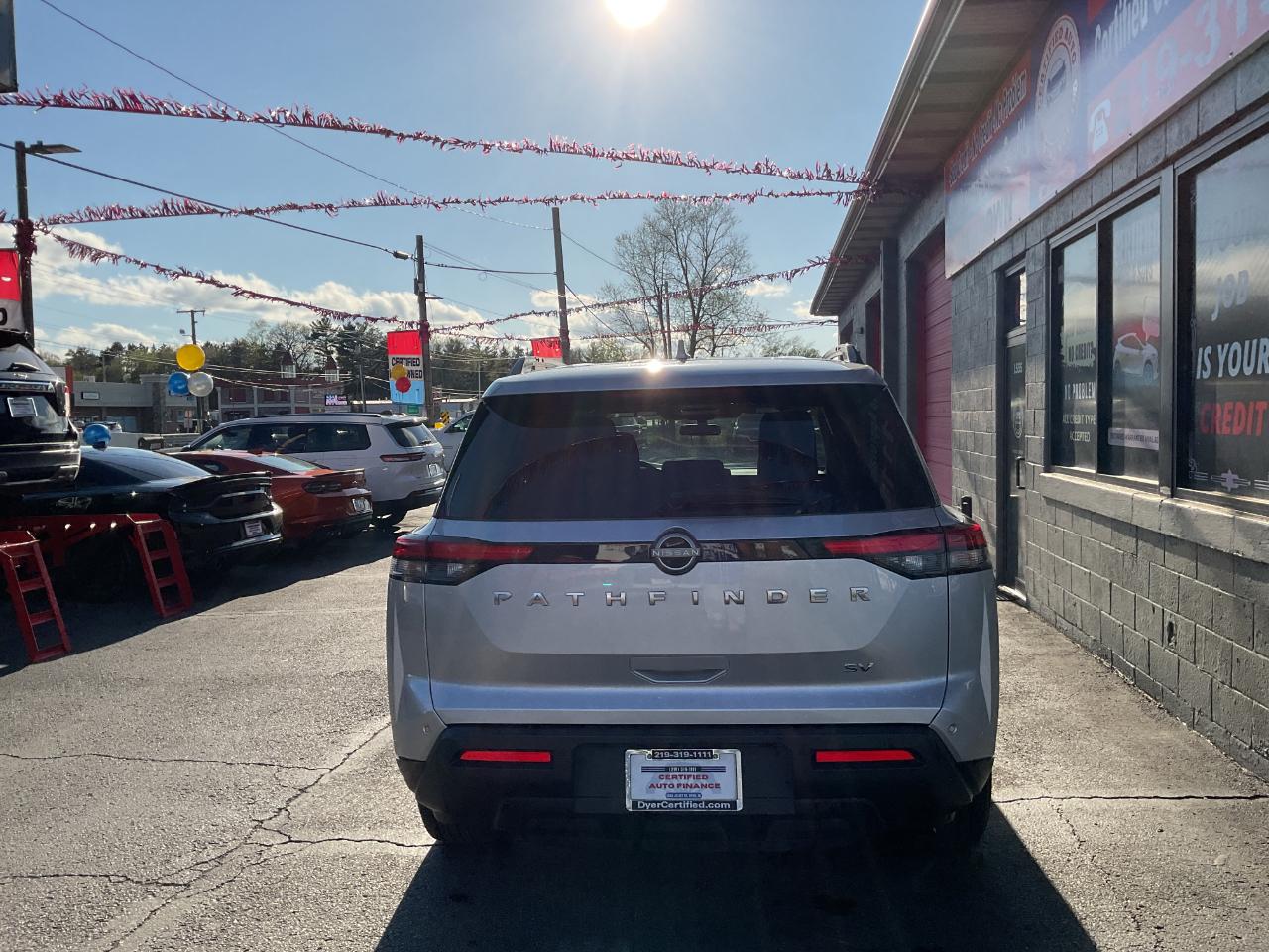 Nissan Pathfinder SV 2023