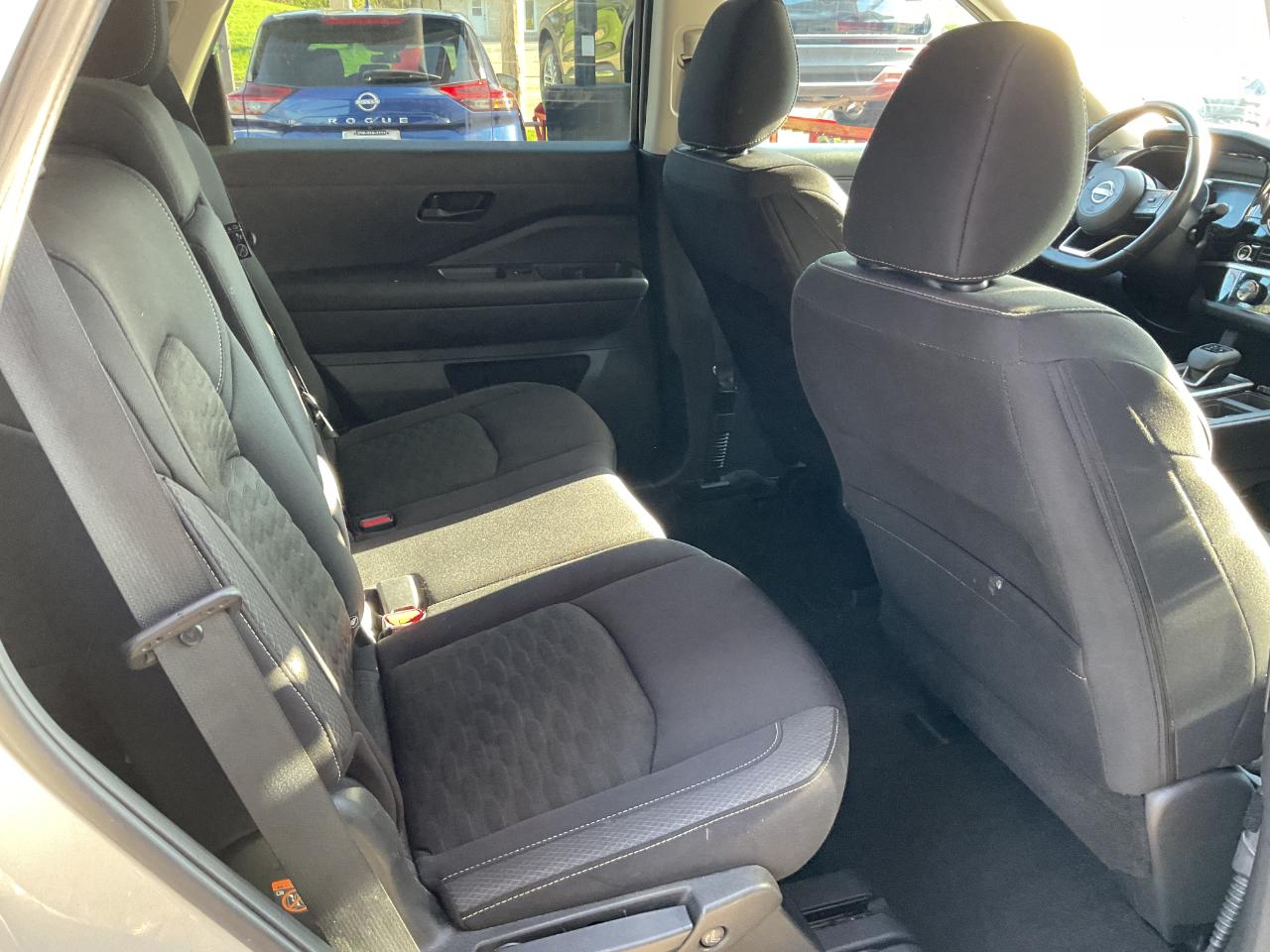 Nissan Pathfinder SV 2023