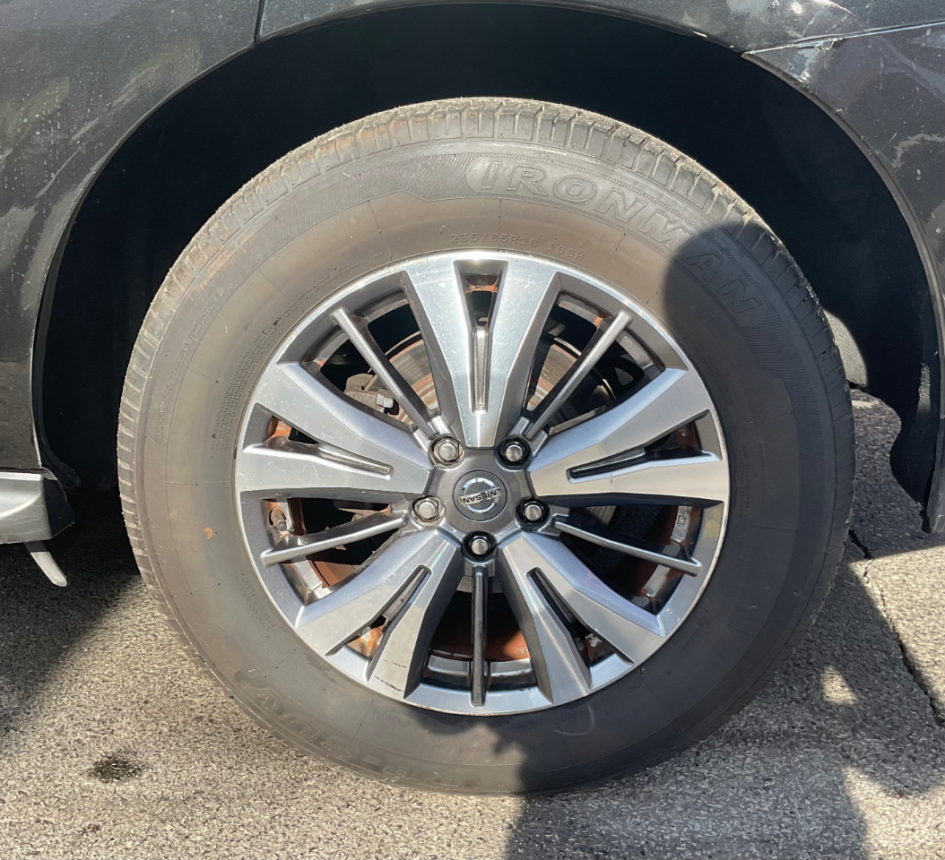 2020 Nissan Pathfinder S photo 2