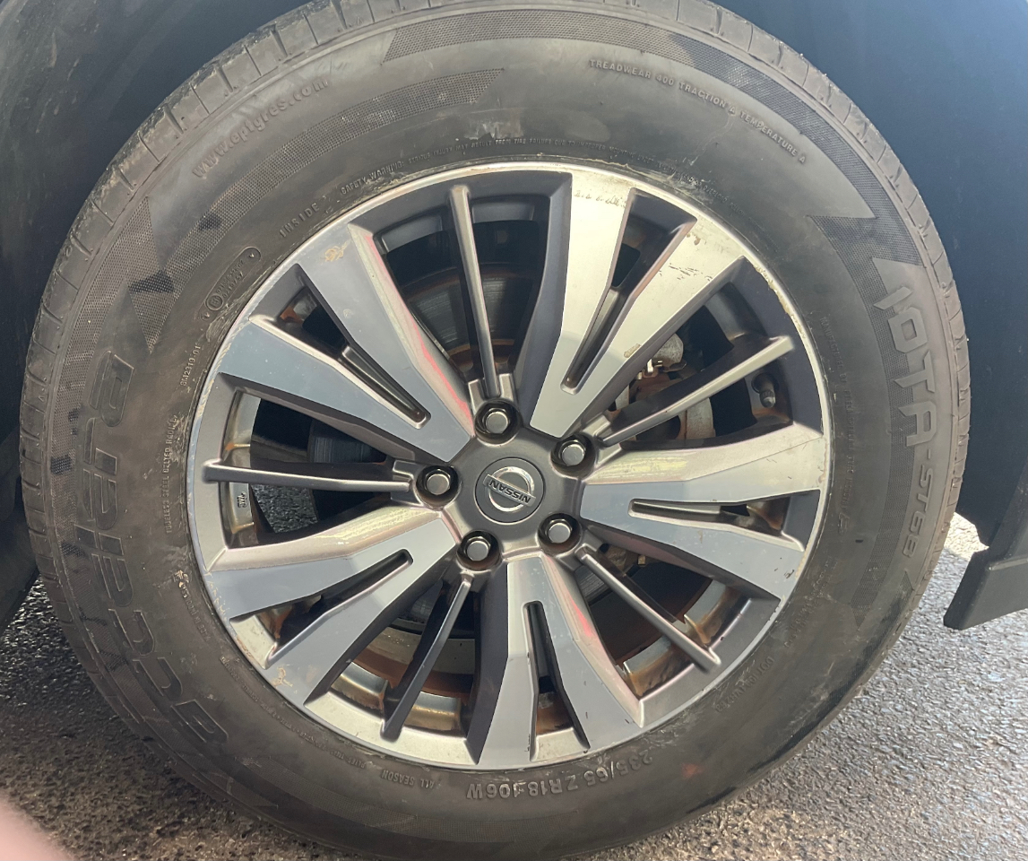 2020 Nissan Pathfinder S photo 4