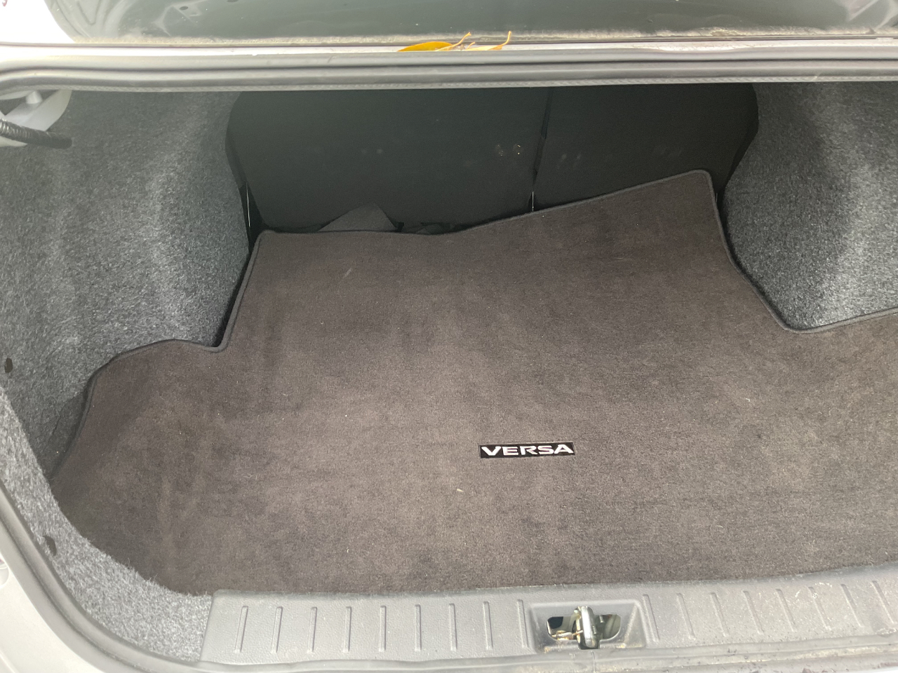 Nissan Versa SV 2025