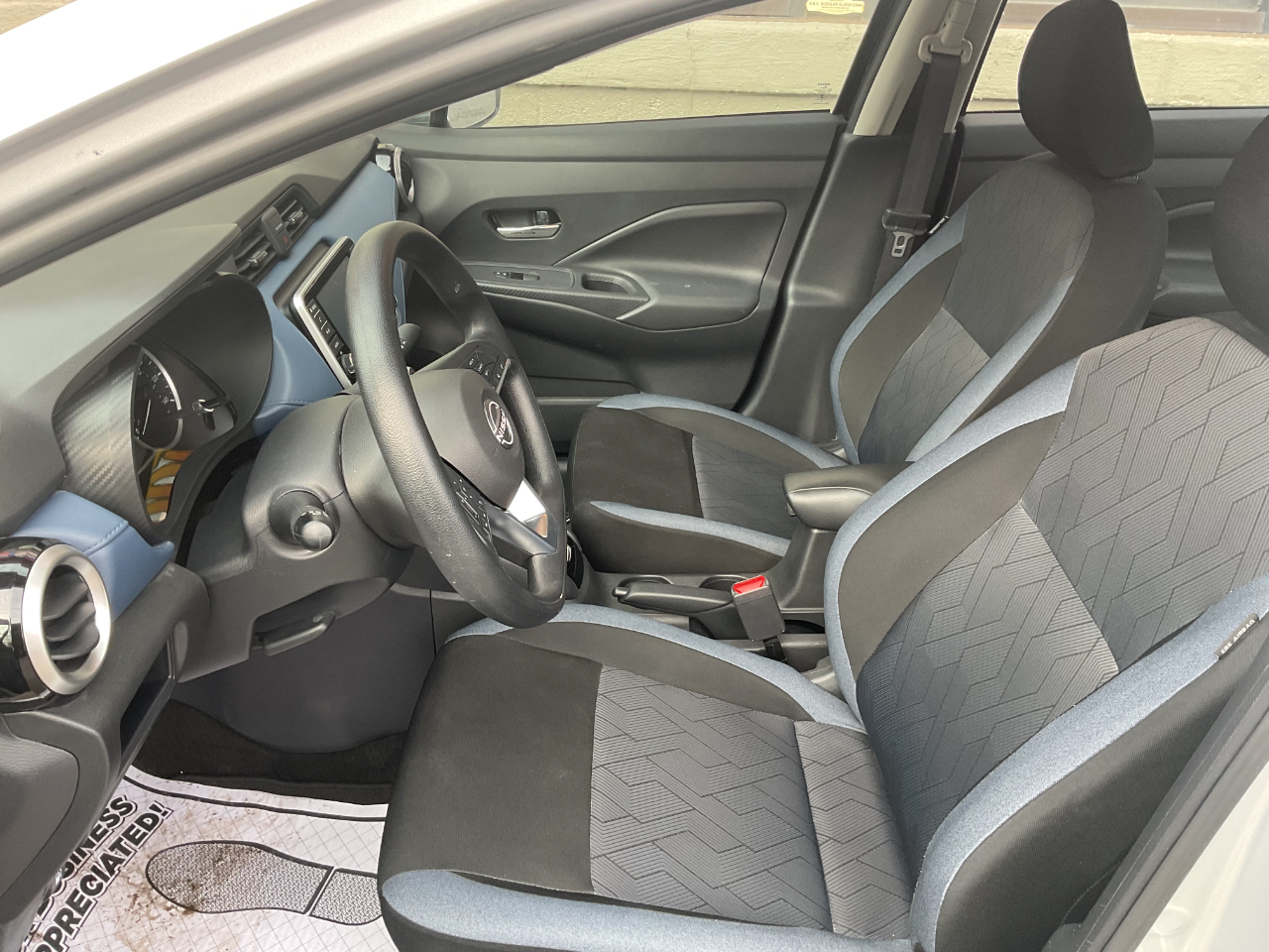 2025 Nissan Versa SV photo 3