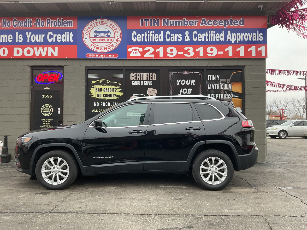 2019 Jeep Cherokee Latitude photo 2