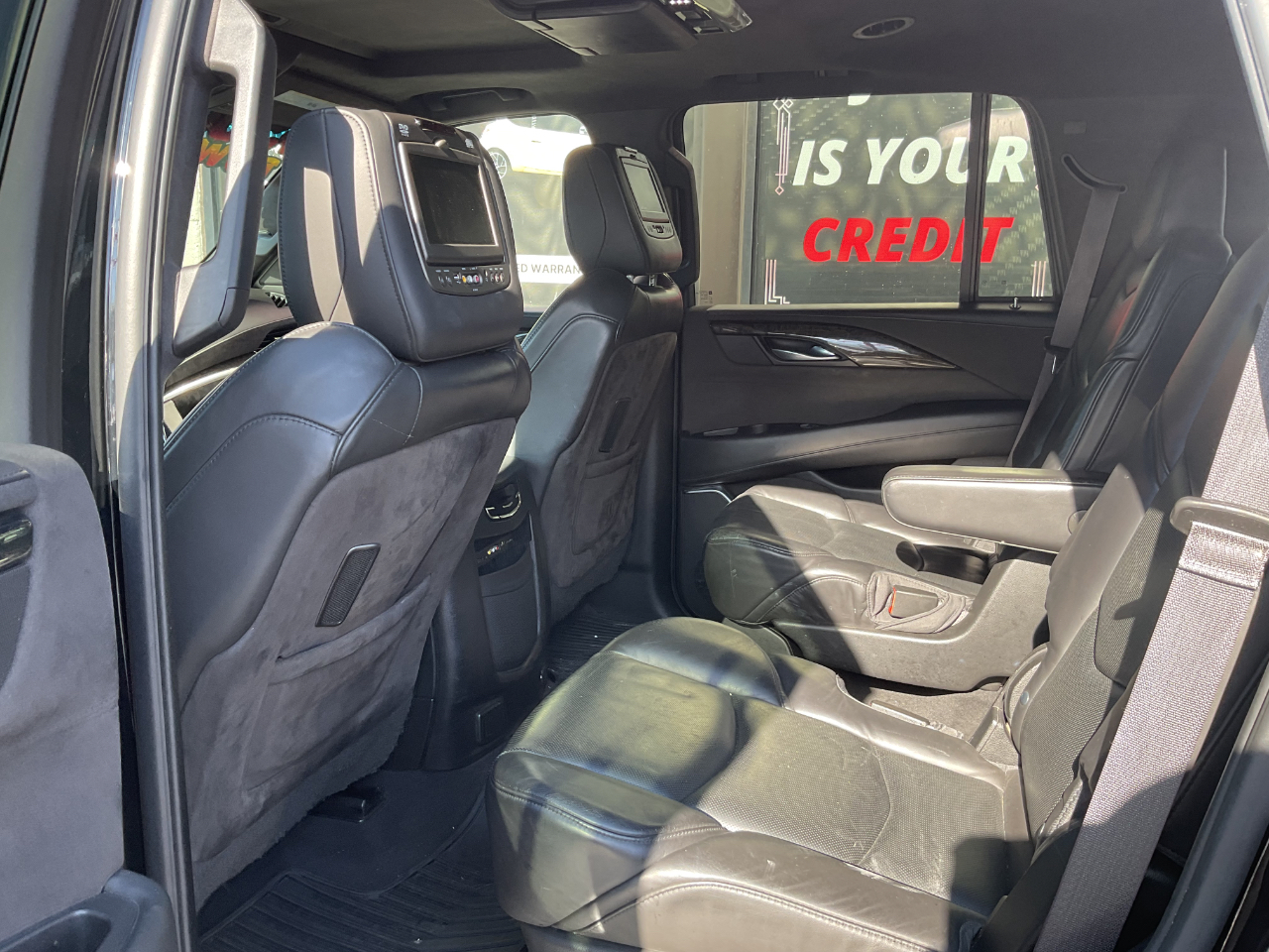 Cadillac Escalade Platinum 4WD 2016