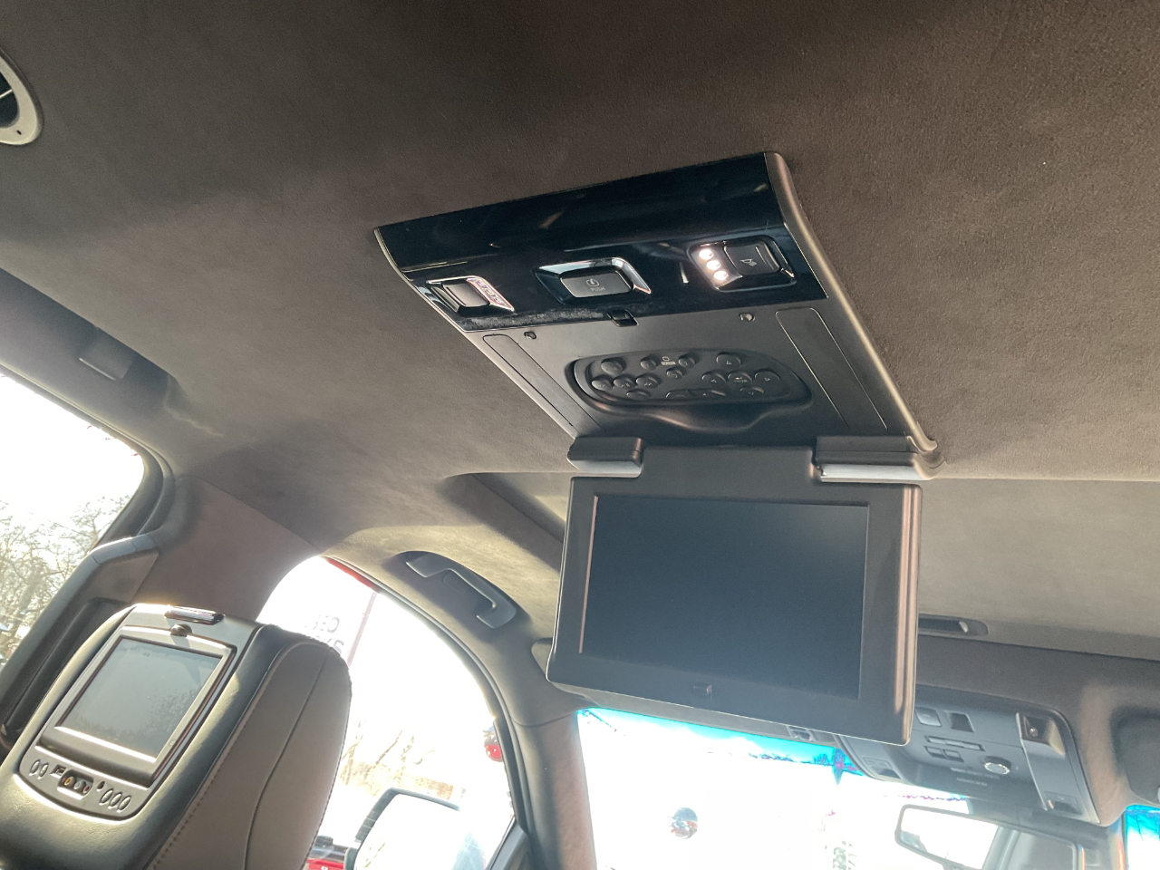 Cadillac Escalade Platinum 4WD 2016