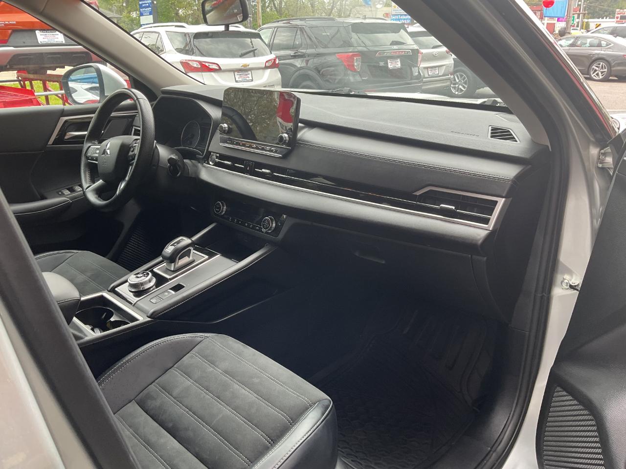 Mitsubishi Outlander SE 4WD 2024