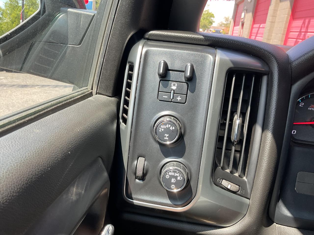Chevrolet Silverado 1500 LT Double Cab 4WD 2017