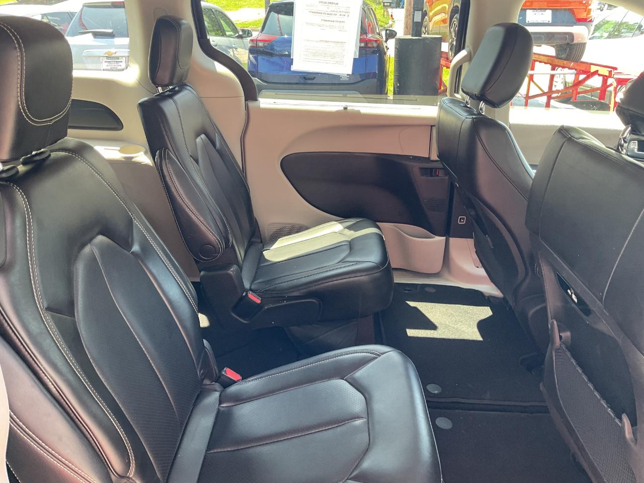 Chrysler Pacifica Touring L 2023